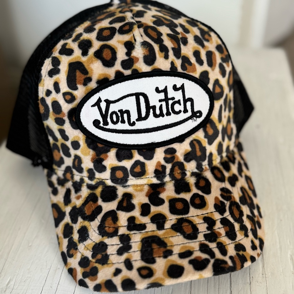NWT Von Dutch Leopard Print Velvet Trucker Hat - Adjustable